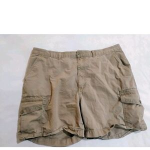 Roundtree & Yorke Men's Khaki Cargo Shorts